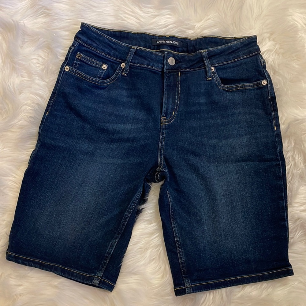 Calvin Klein Denim Shorts SIZE: 10